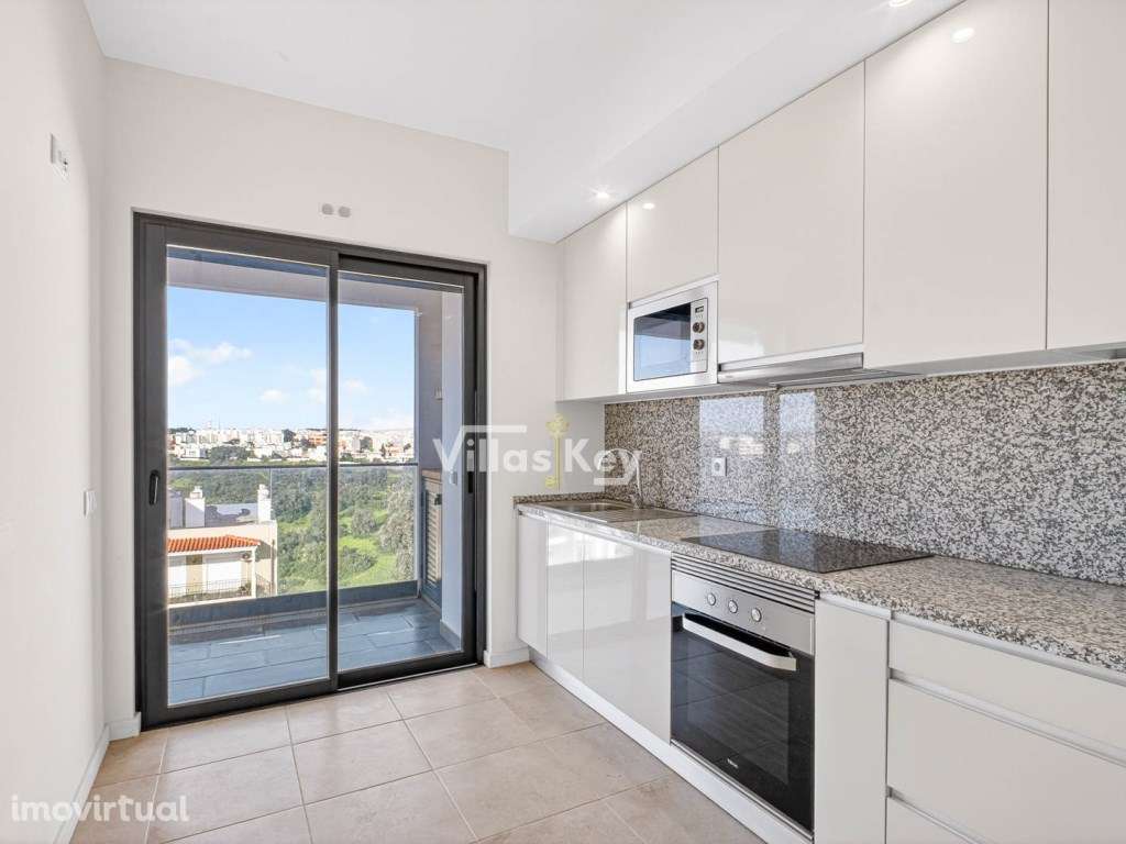 Luminoso apartamento T4 com grandes varandas em Portimão - Grande imagem: 3/17