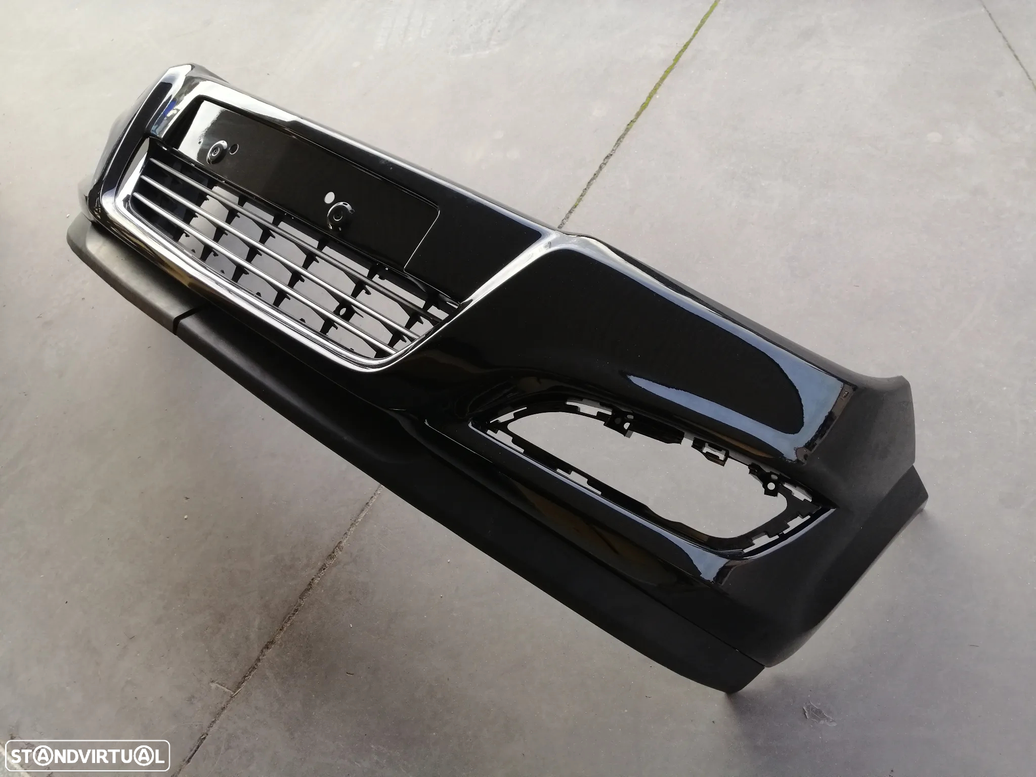 Parachoques da frente Preto com grelha e Spoiler Opel Astra H 2007- - 2