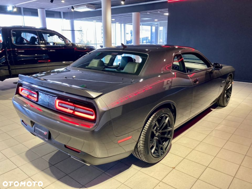 Dodge Challenger 5.7 R/T - 10