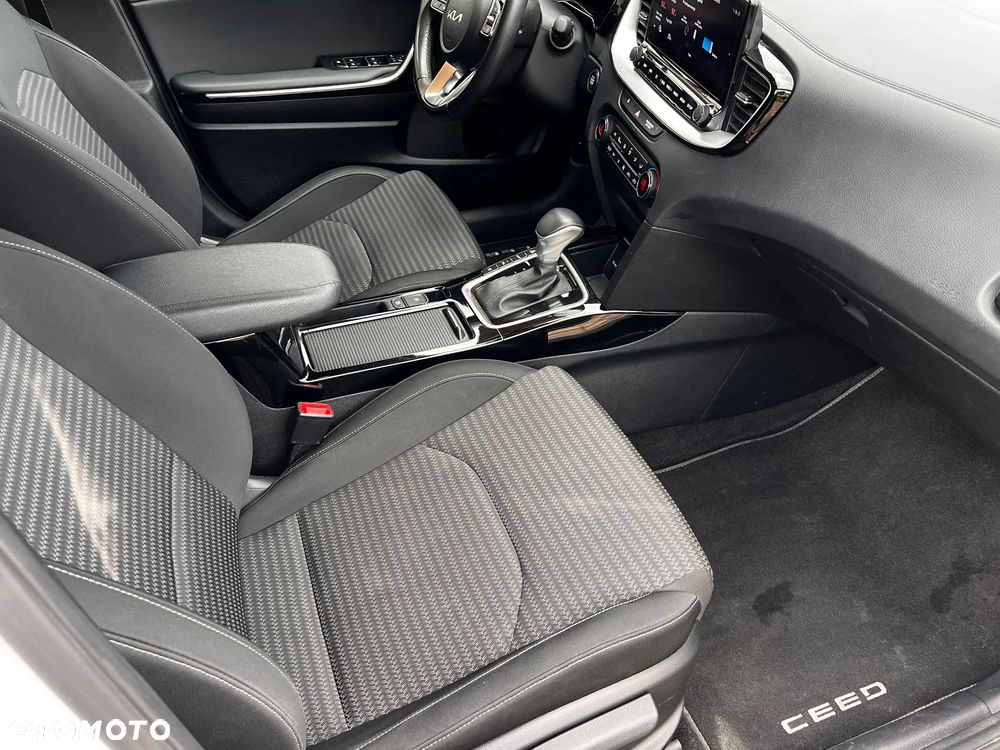 Kia Ceed 1.6 GDI DCT OPF Spirit - 17