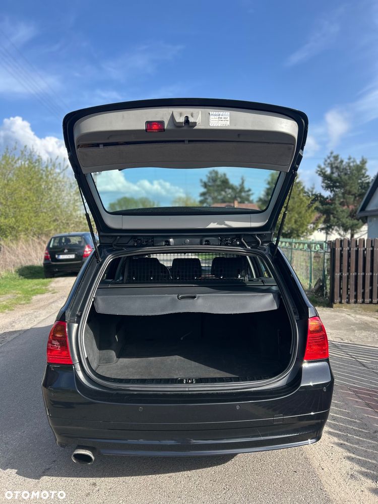 BMW Seria 3 318i - 12