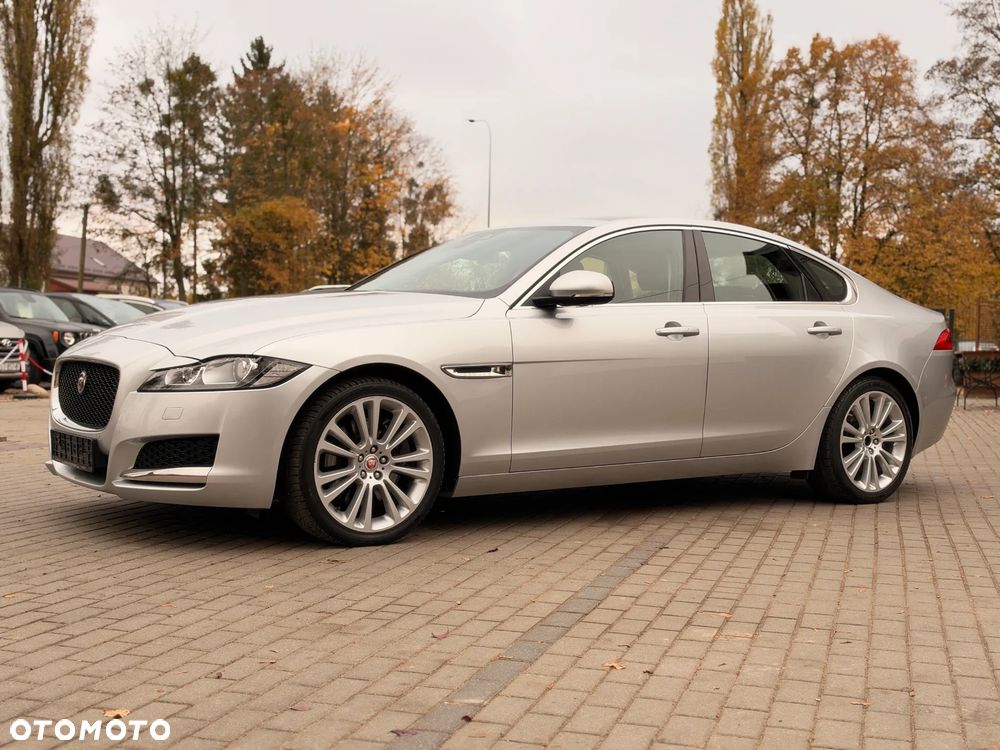 Jaguar XF 3.0 TDV6 300 Sport - 9