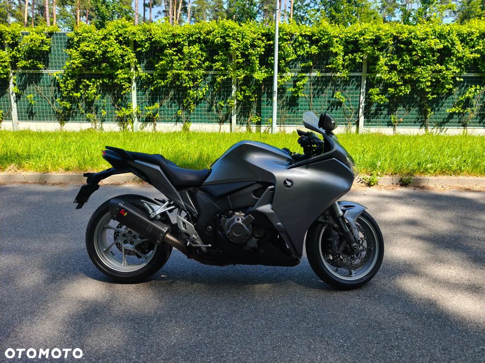 Honda VFR - 1