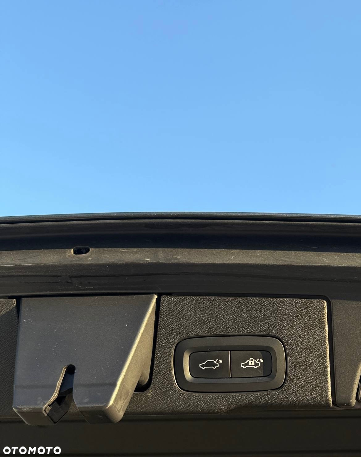 Volvo XC 60 B4 B Momentum Pro - 26