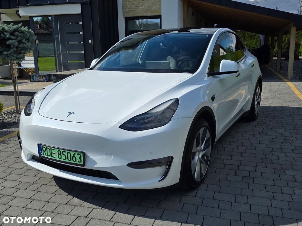 Tesla Model Y Long Range AWD - 5