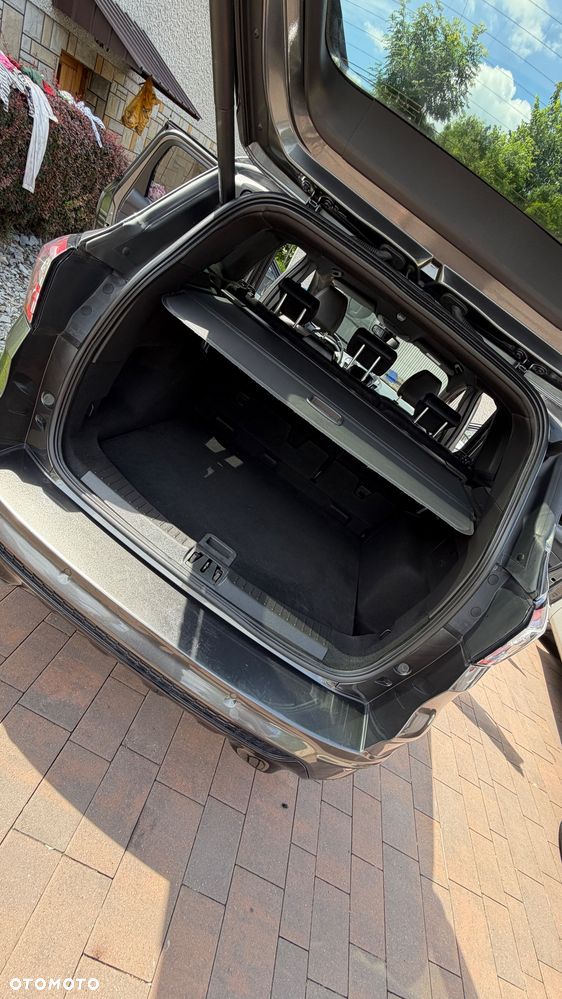 Ford Kuga 2.0 TDCi 2x4 ST-Line - 16