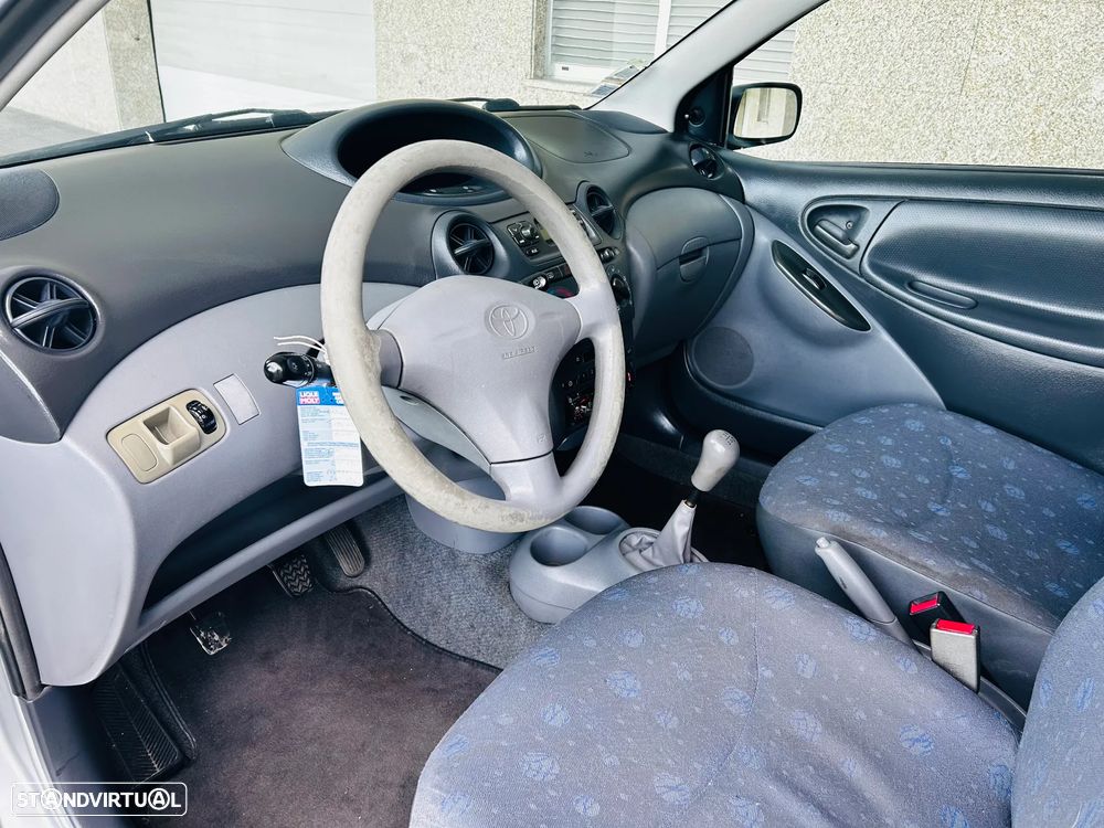 Toyota Yaris 1.0 Sol - 8