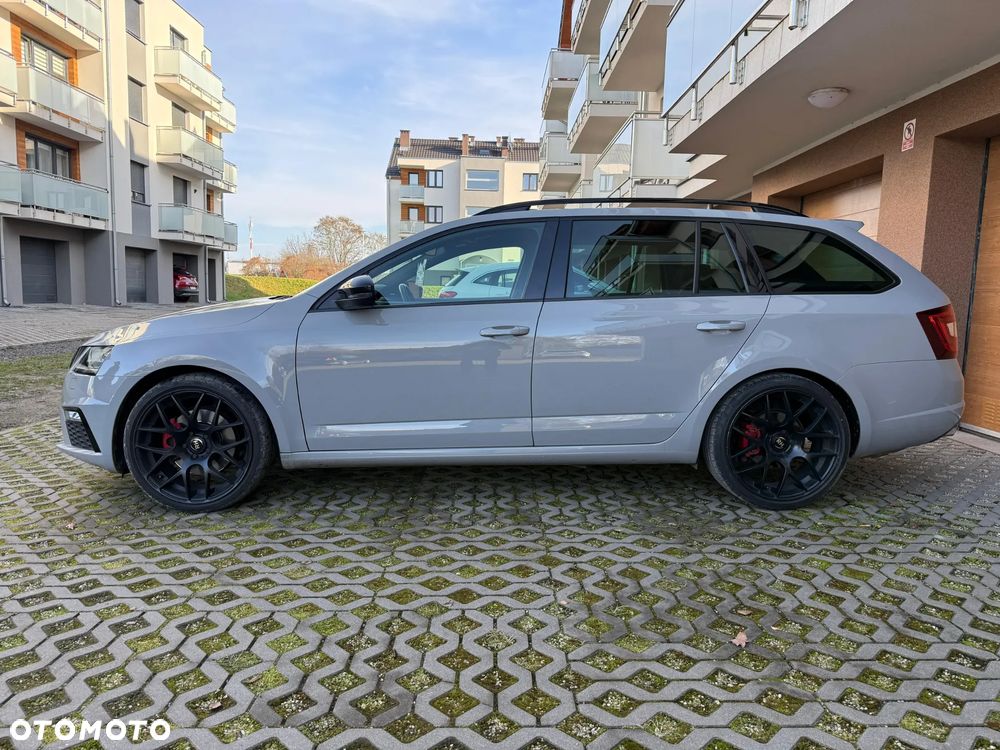 Skoda Octavia 2.0 TDI DSG RS - 3
