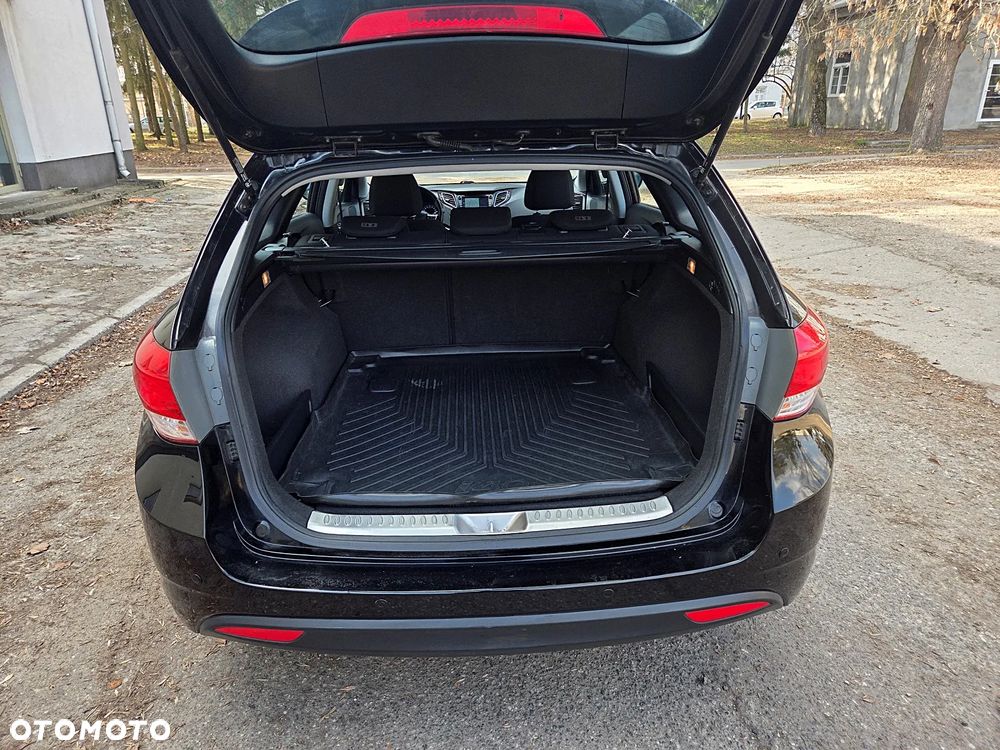 Hyundai i40 i40cw 1.6 Fifa World Cup Edition - 13