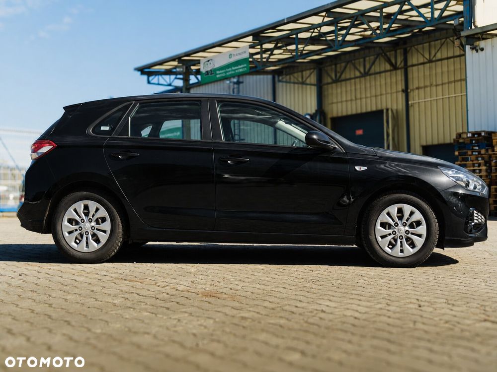 Hyundai i30 1.5 DPI Classic + - 19