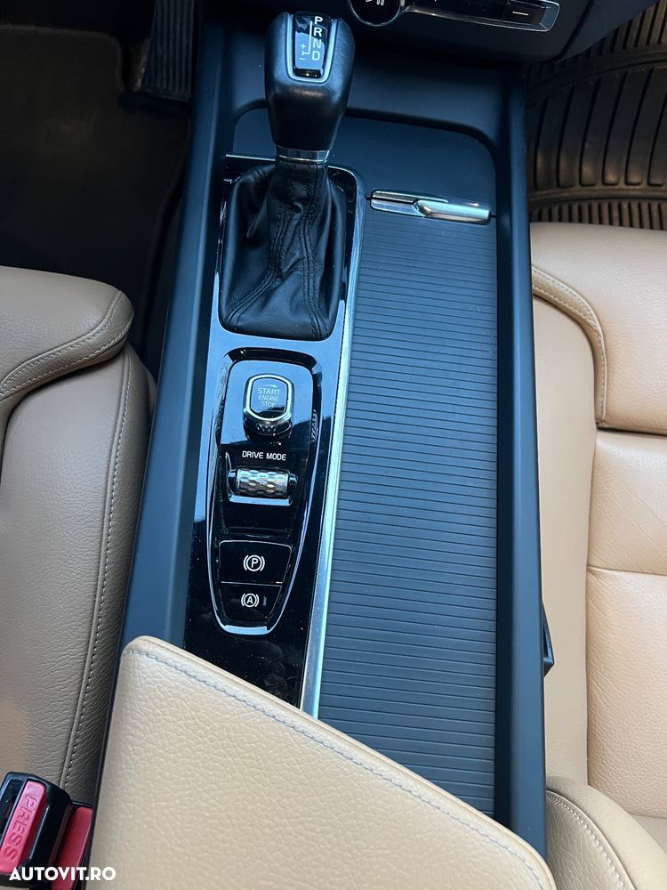 Volvo XC 60 D4 Geartronic Momentum Pro - 9