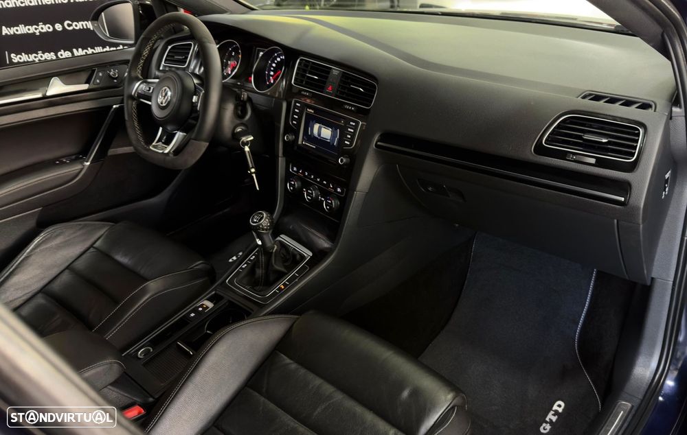 VW Golf 2.0 TDI GTD - 42