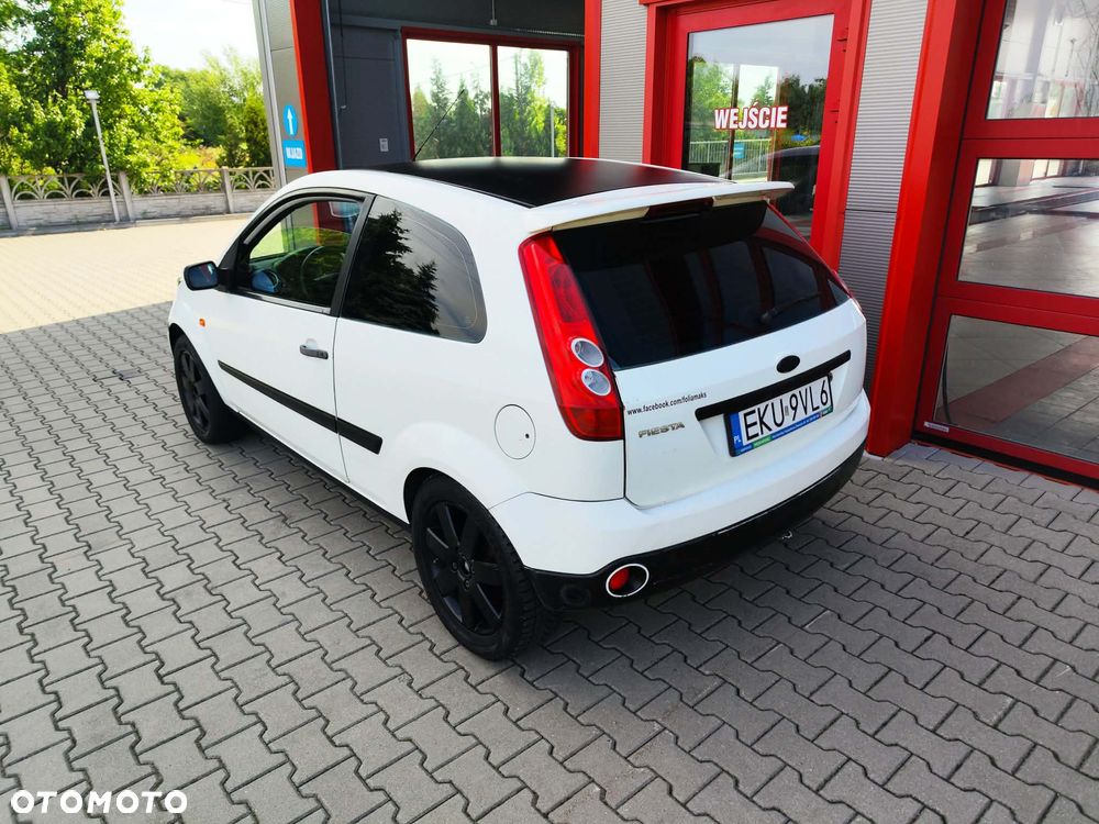 Ford Fiesta 1.3 Ambiente - 8