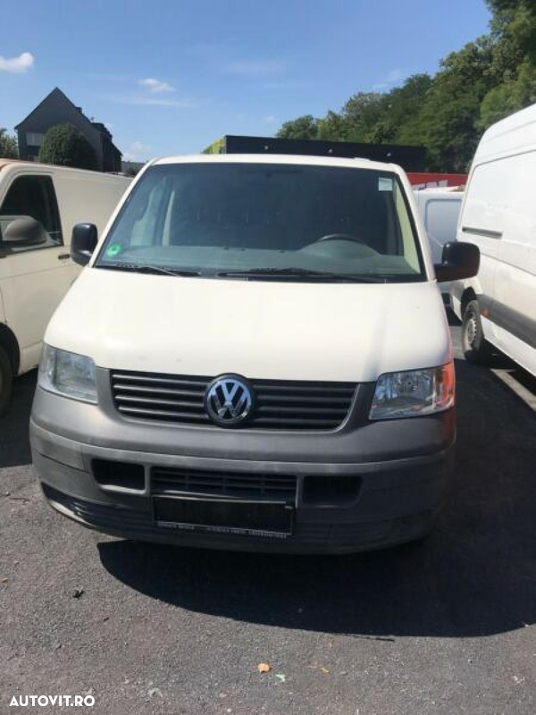 dezmembrez vw t5 an 2006 motor 1,9tdi si 2,5 tdi