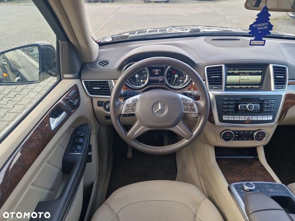 Mercedes-Benz GL - 33