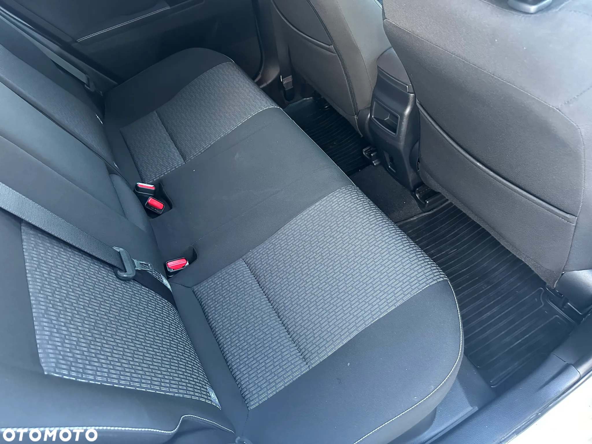 Toyota Auris 1.8 HSD Prestige NAVI - 32