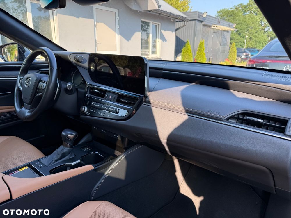 Lexus ES 300h Prestige - 18
