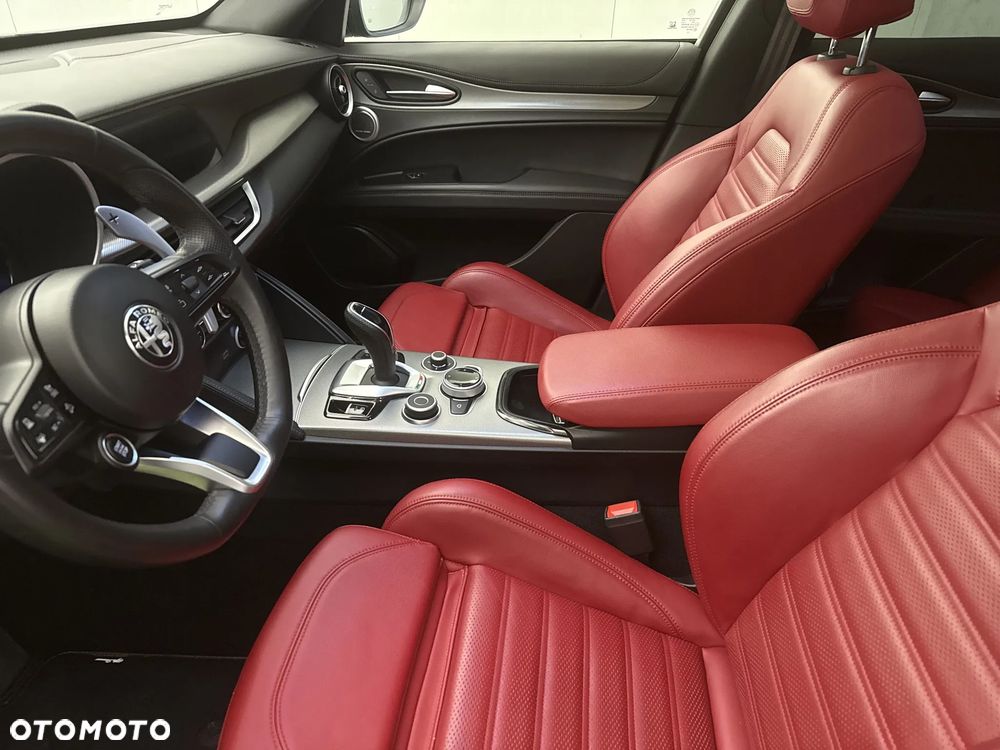 Alfa Romeo Stelvio 2.0 Turbo Veloce Q4 - 11