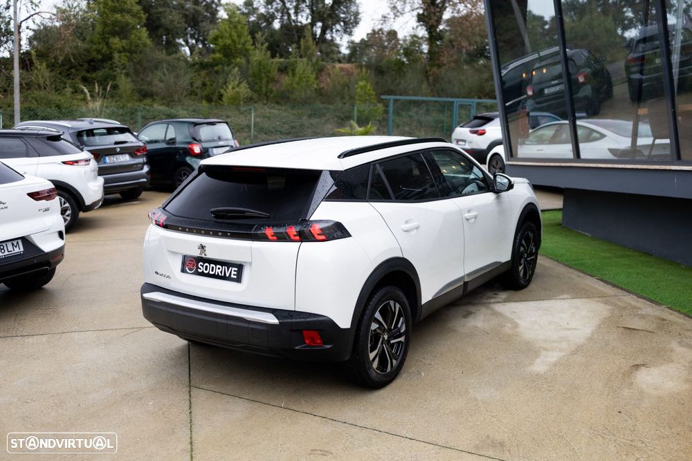 Peugeot e-2008 Allure - 5