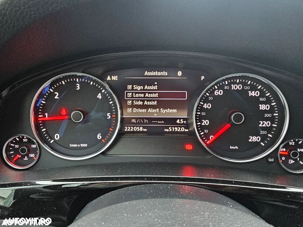 Volkswagen Touareg - 8