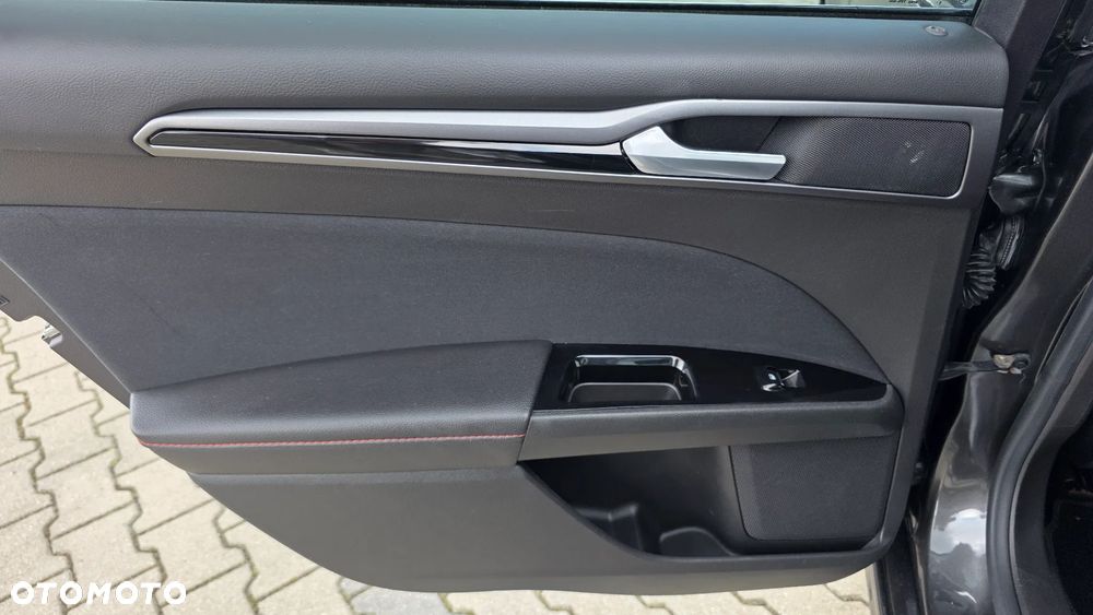 Ford Fusion - 20