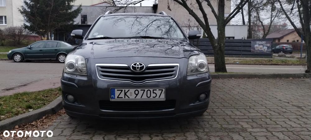 Toyota Avensis 2.0 D-4D Sol - 2