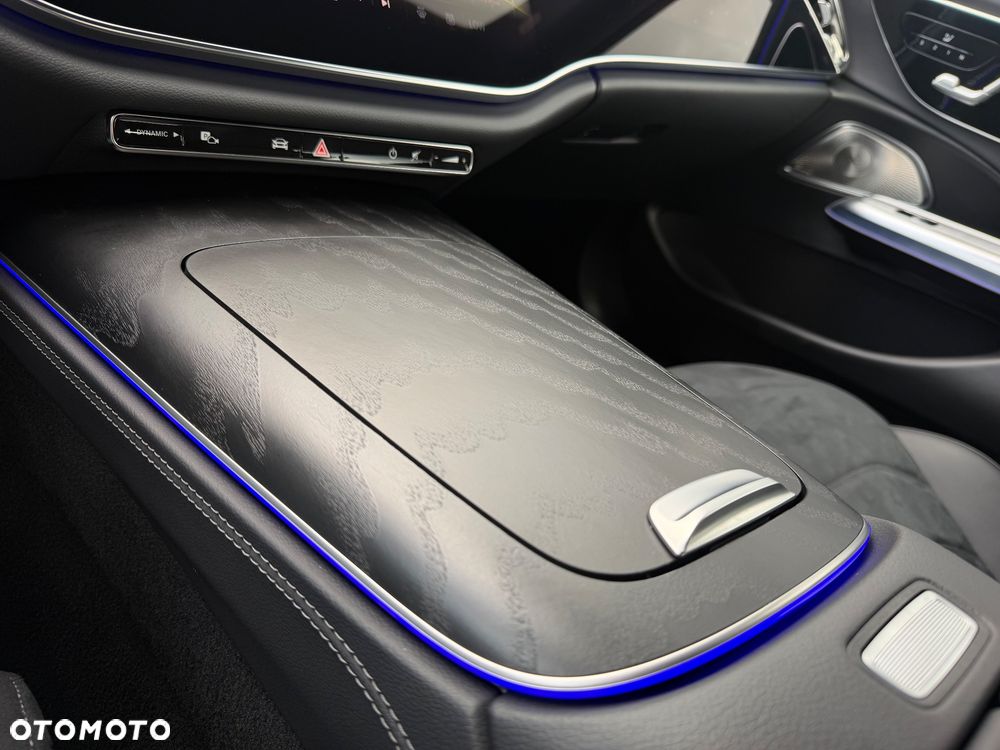 Mercedes-Benz Klasa E 220 d mHEV 4-Matic AMG 9G-Tronic - 11