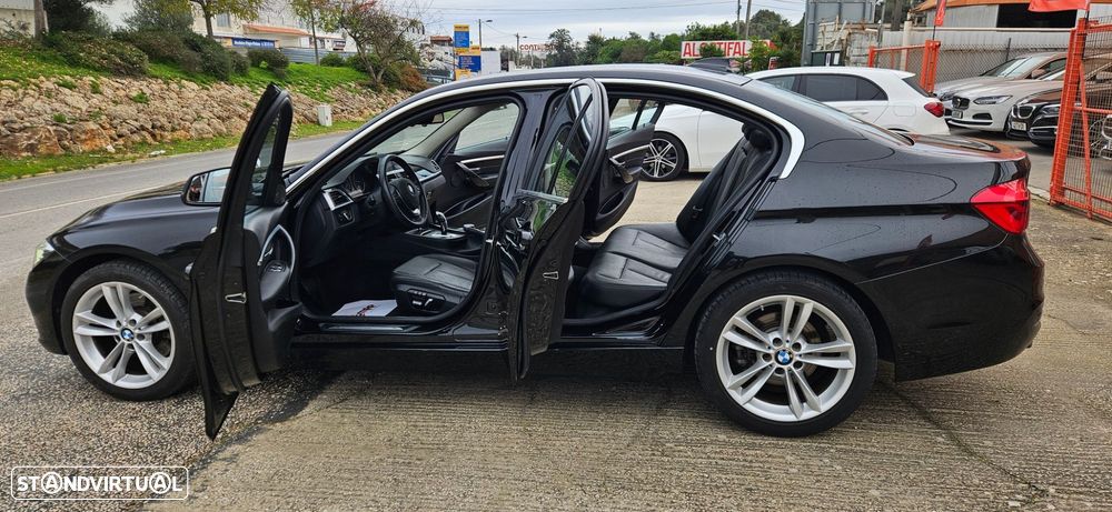 BMW 330 i Line Luxury Purity Auto - 3