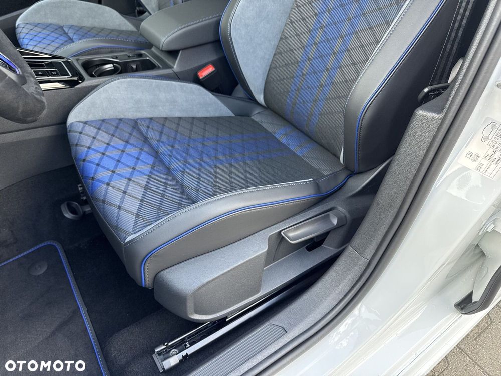 Volkswagen Golf - 12