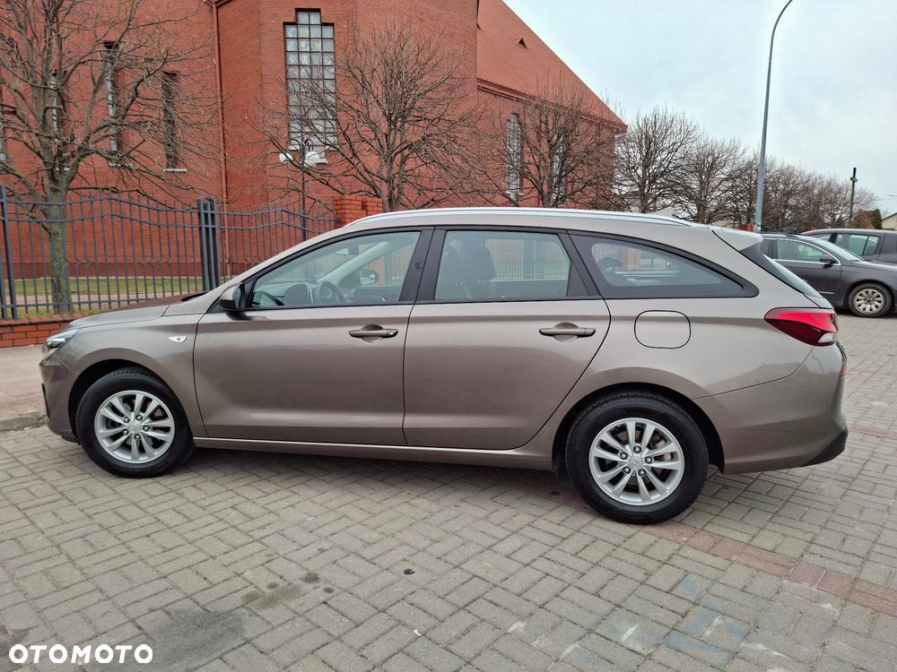 Hyundai i30 1.5 DPI Classic + - 3