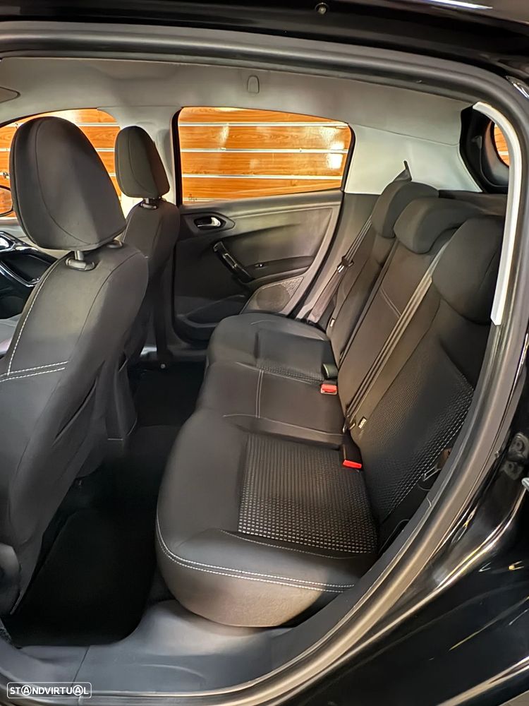 Peugeot 208 1.6 BlueHDi Allure - 11