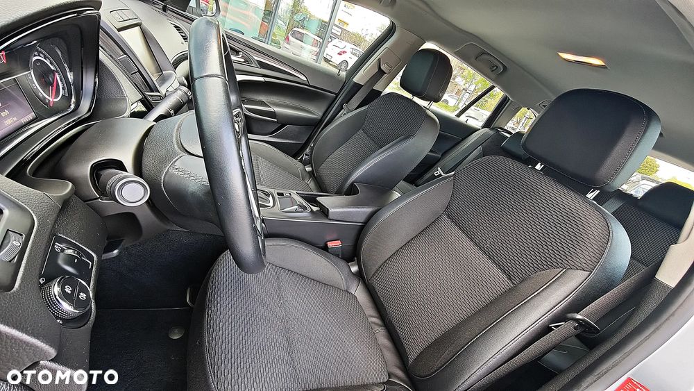 Opel Insignia - 23