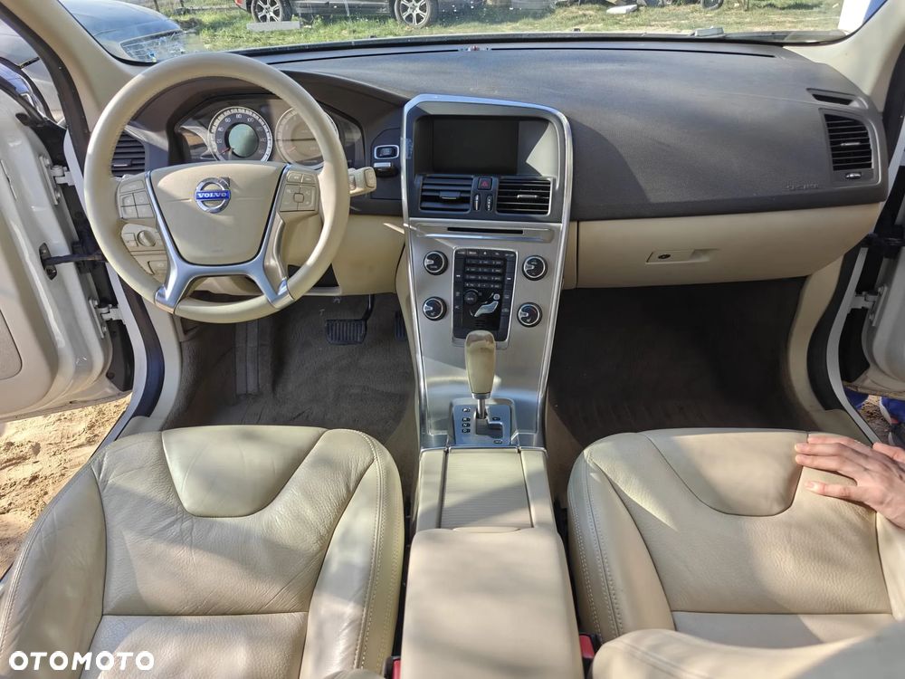 Volvo XC 60 3.2 AWD Momentum - 7