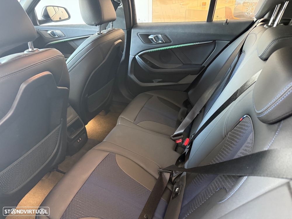 BMW 118 i Pack Desportivo M Auto - 9