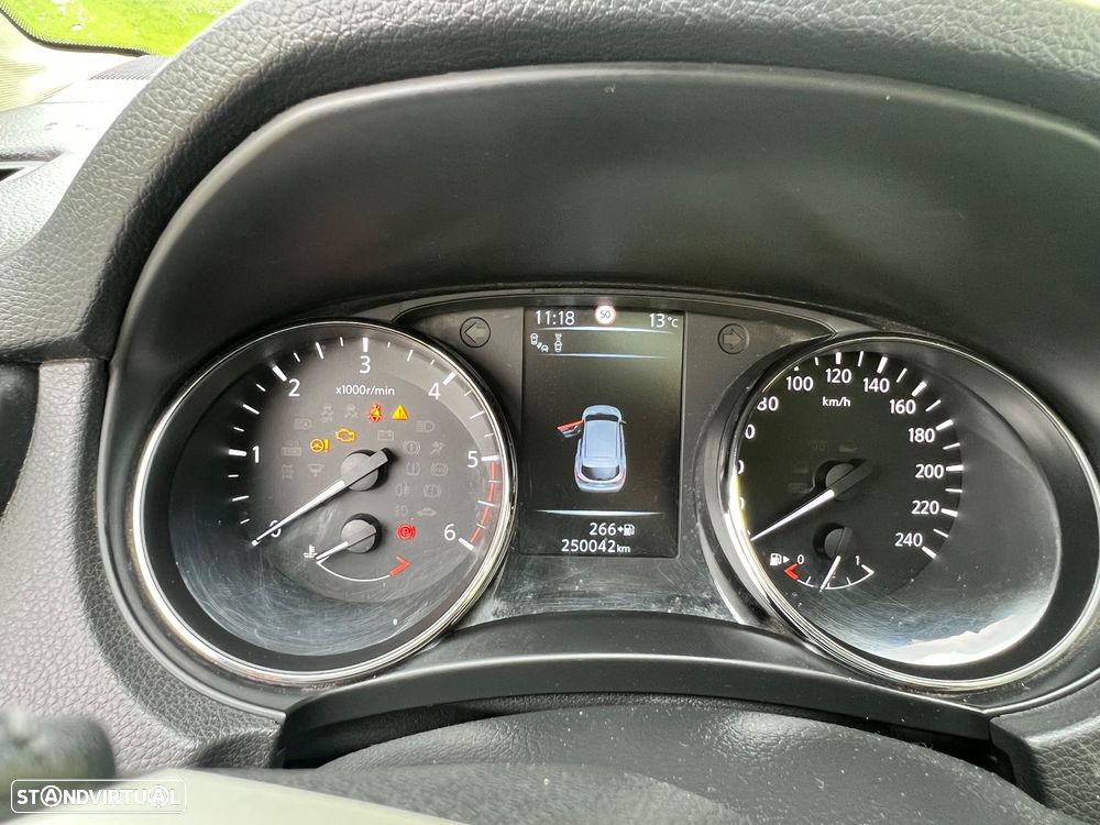 Nissan Qashqai 1.5 dCi Tekna J19 - 11