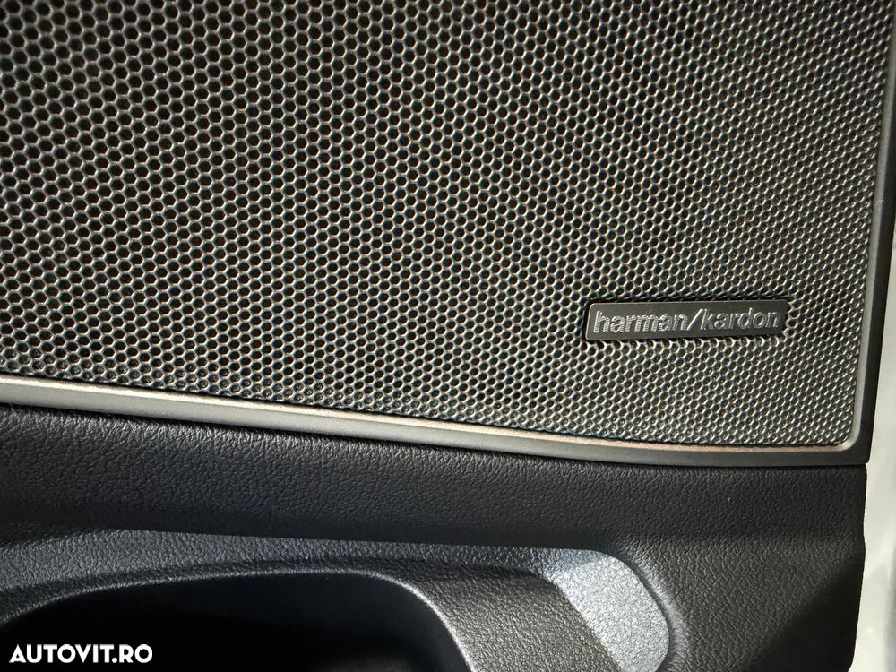 BMW Seria 3 330e xDrive AT PHEV - 36