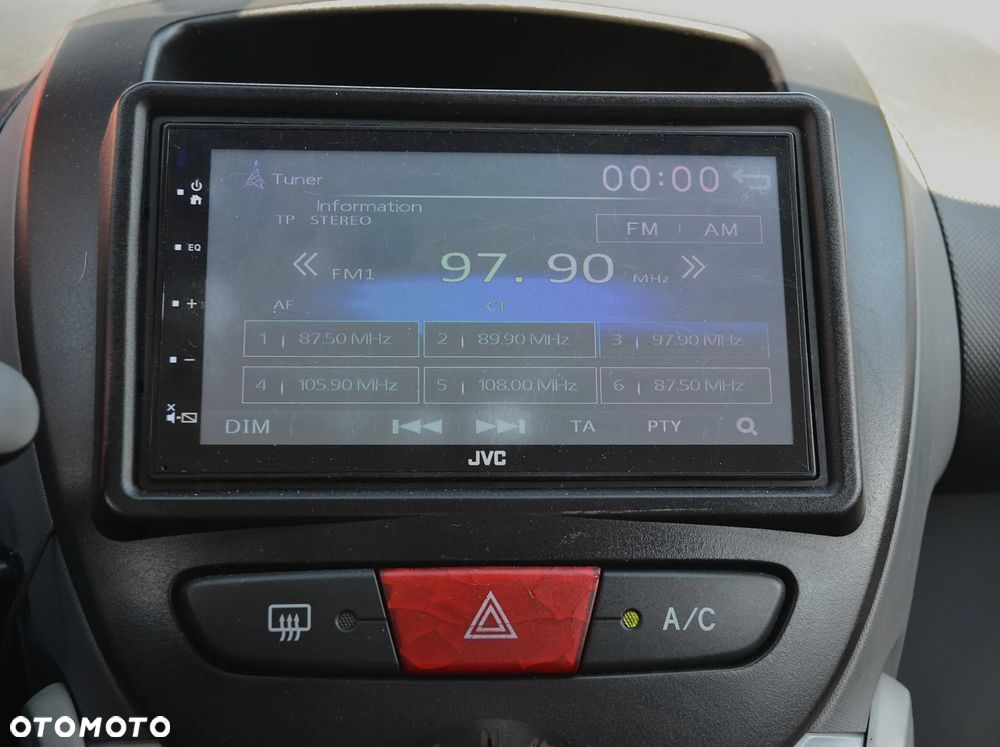 Peugeot 107 70 Urban Move - 9