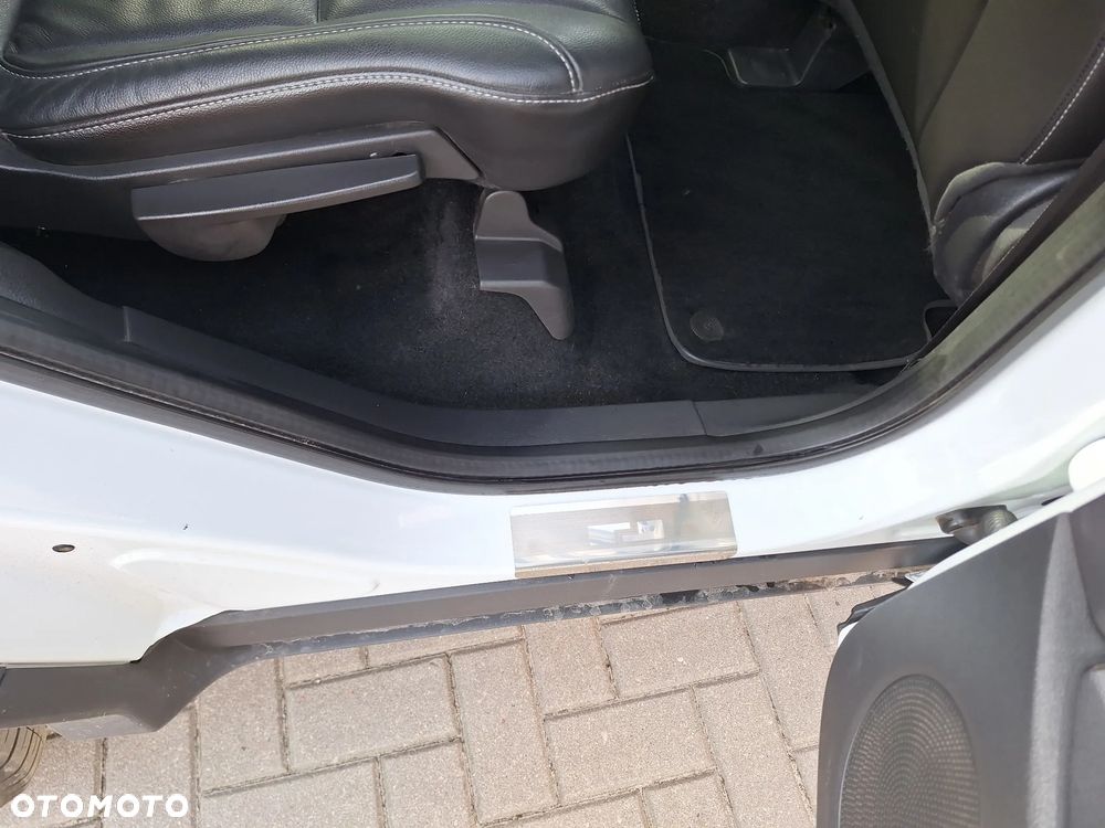 Ford Kuga - 23