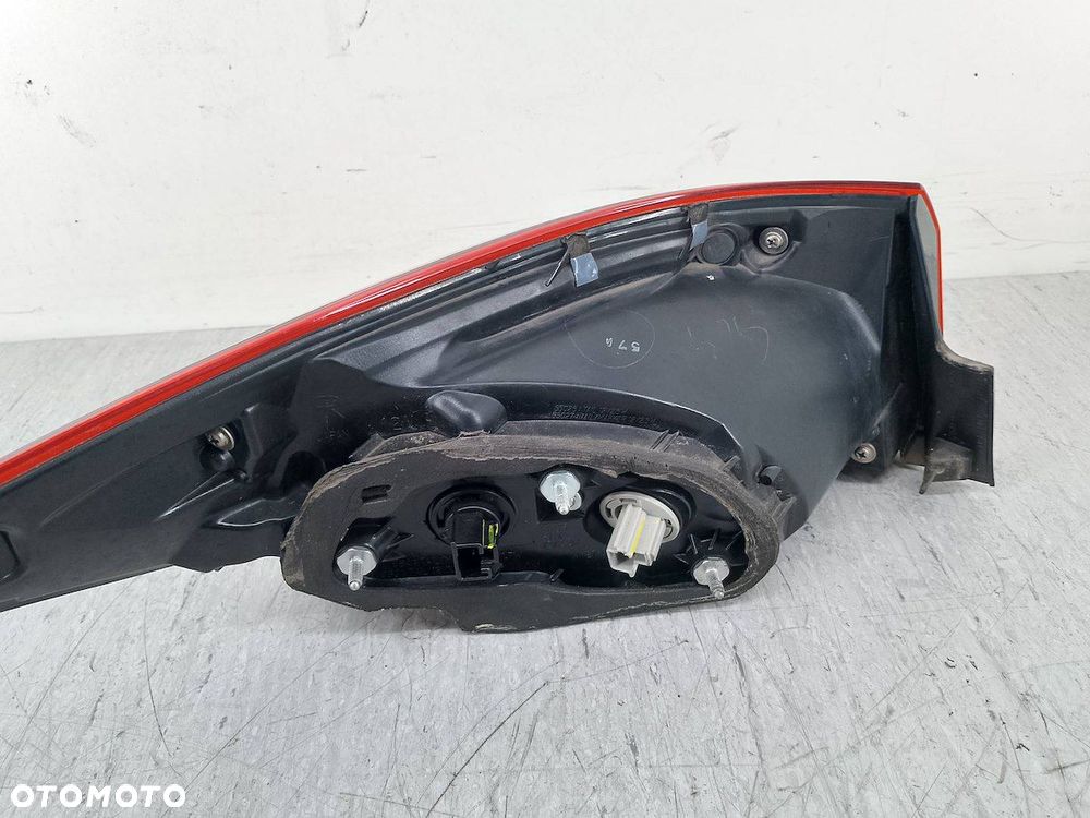 LAMPA TYLNA PRAWA MAZDA 3 III B45A-51150 220-41979 B45A-51150 220-41979 - 3