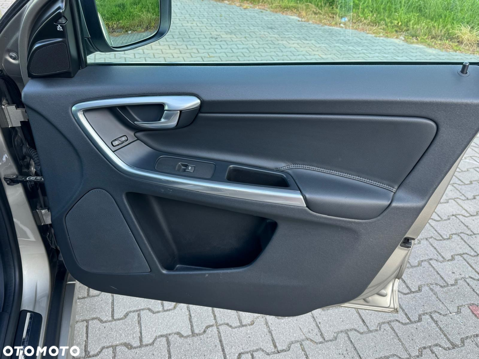 Volvo XC 60 D4 Drive-E Summum - 30