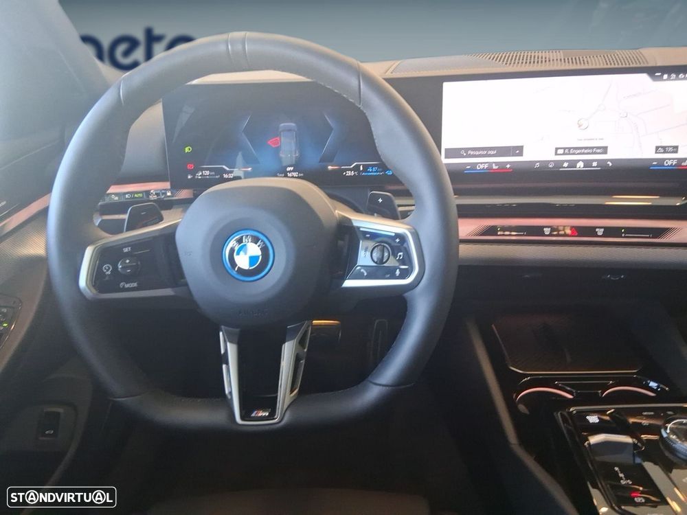 BMW 530 e Pack Desportivo M - 18