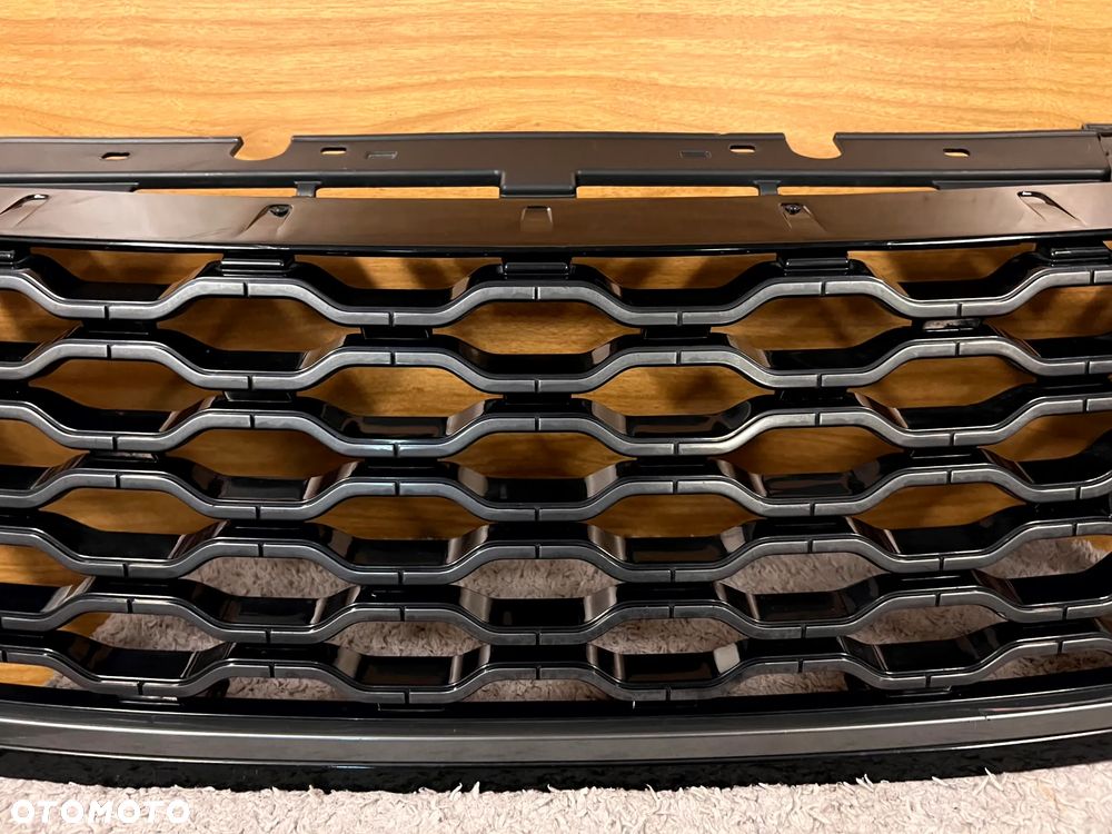 RANGE ROVER VELAR L560 DYNAMIC GRILL ATRAPA CHŁODNICY J8A2-8200-BE LEKKO USZKODZONY - 3