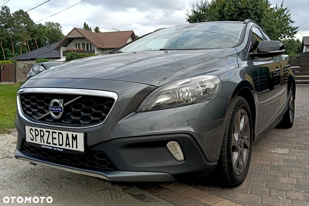 Volvo V40 Cross Country D3 Momentum - 1