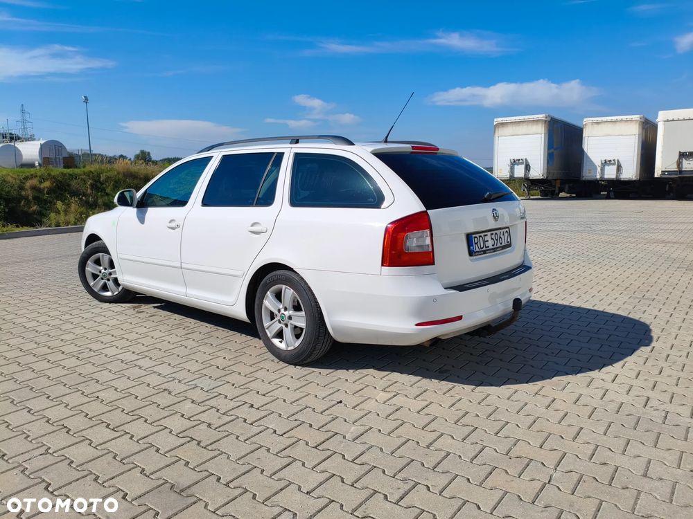 Skoda Octavia 2012 photo 4