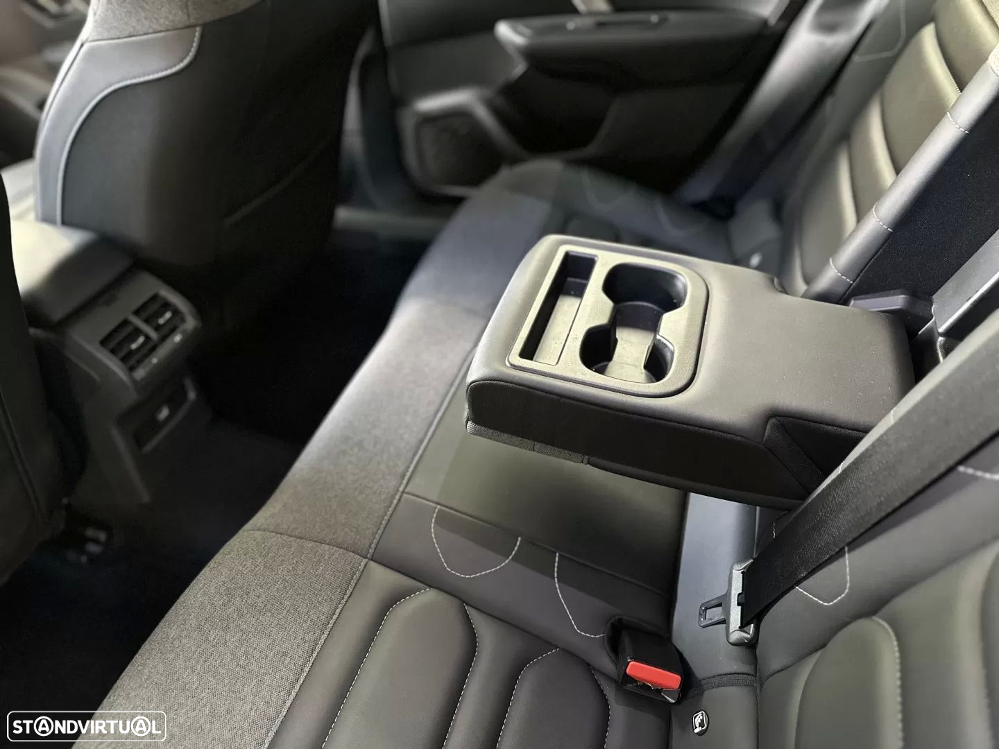 Citroën C4 PureTech 130 Stop&Start SHINE - 15