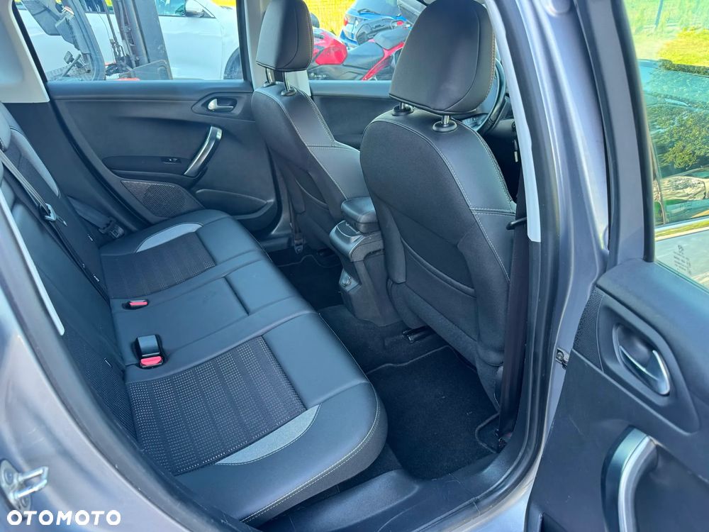 Peugeot 2008 PureTech 110 GPF Stop&Start EAT6 Allure - 17