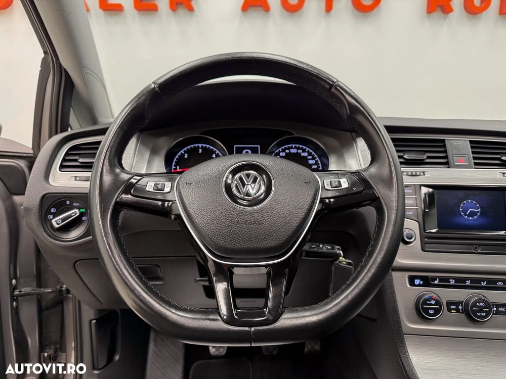 Volkswagen Golf 1.6 TDI BlueMotion Technology Comfortline - 25