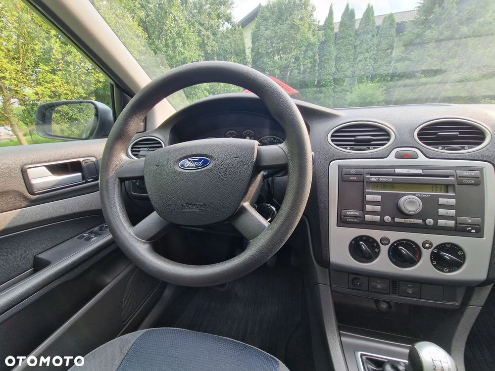 Ford Focus 1.6 Ambiente - 29