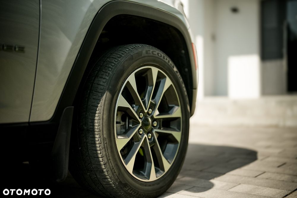 Jeep Grand Cherokee - 20