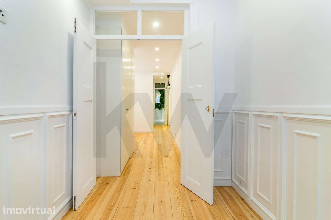 APARTAMENTO T2 COM 5 ASSOALHADAS NA CALÇADA DO MONTE, GRAÇA, LISBOA - Grande imagem: 3/38